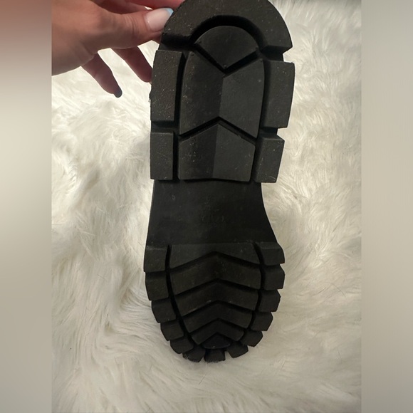 Zara chunky boots. These are actually a size 39!! The 8 was too tight. - Picture 6 of 6